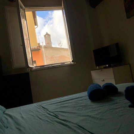 Dimora Leonardo. Centro Storico. Apartment Lucca Luaran gambar